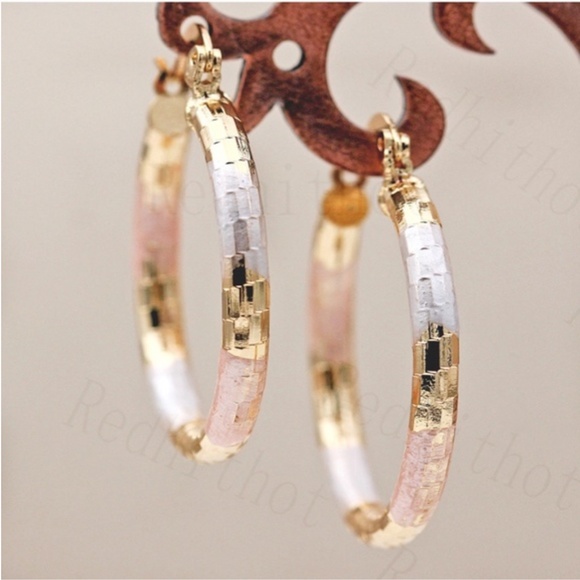 1.5'' 14K Tri Color/Copper Faceted Hoop Earring, - Picture 3 of 4